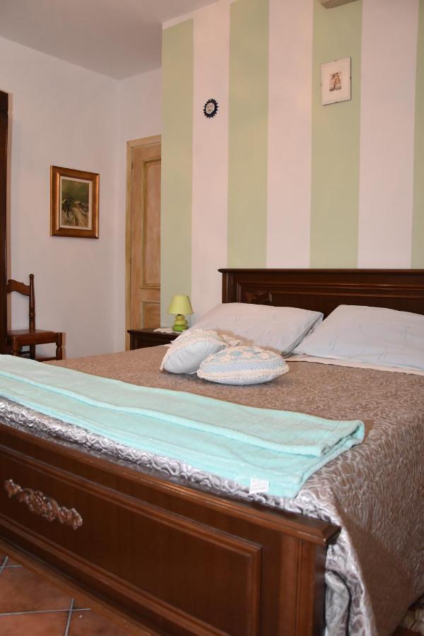 Gasthaus Agriturismo Maria Cristina Treiso Exterior foto
