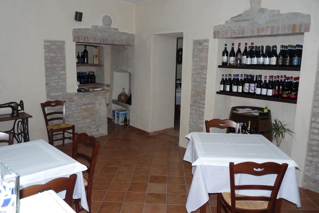 Gasthaus Agriturismo Maria Cristina Treiso Exterior foto